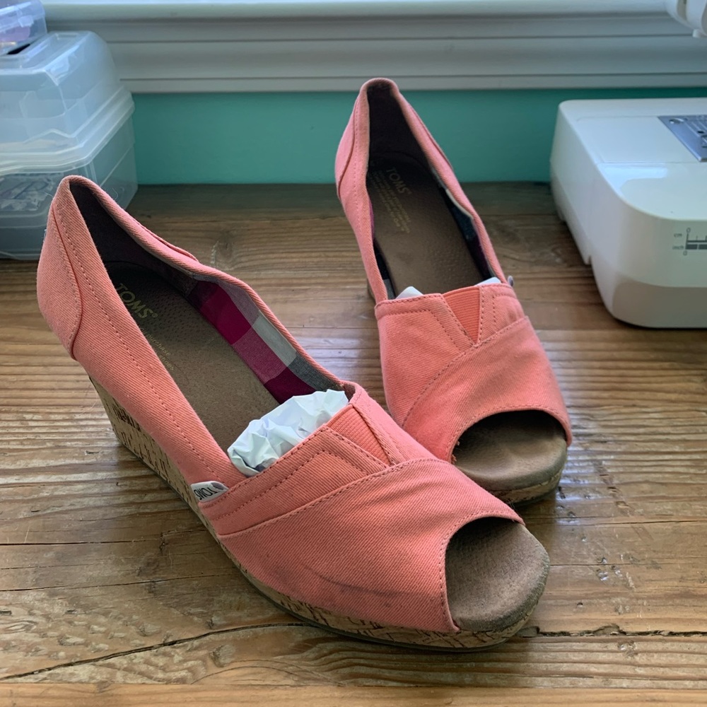Toms Wedges Size 9
